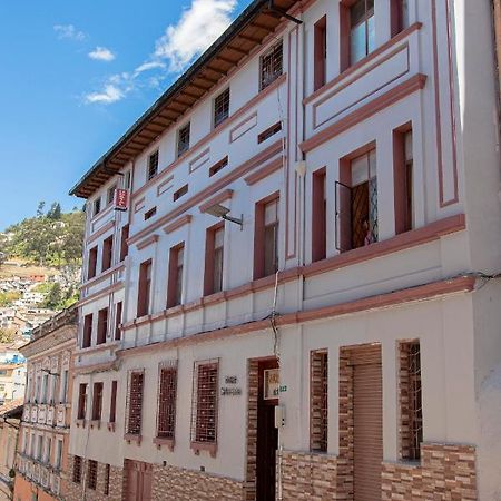 Hostal Carlos Luis Quito Bagian luar foto