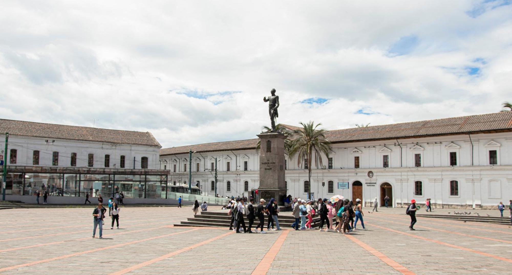Hostal Carlos Luis Quito Bagian luar foto