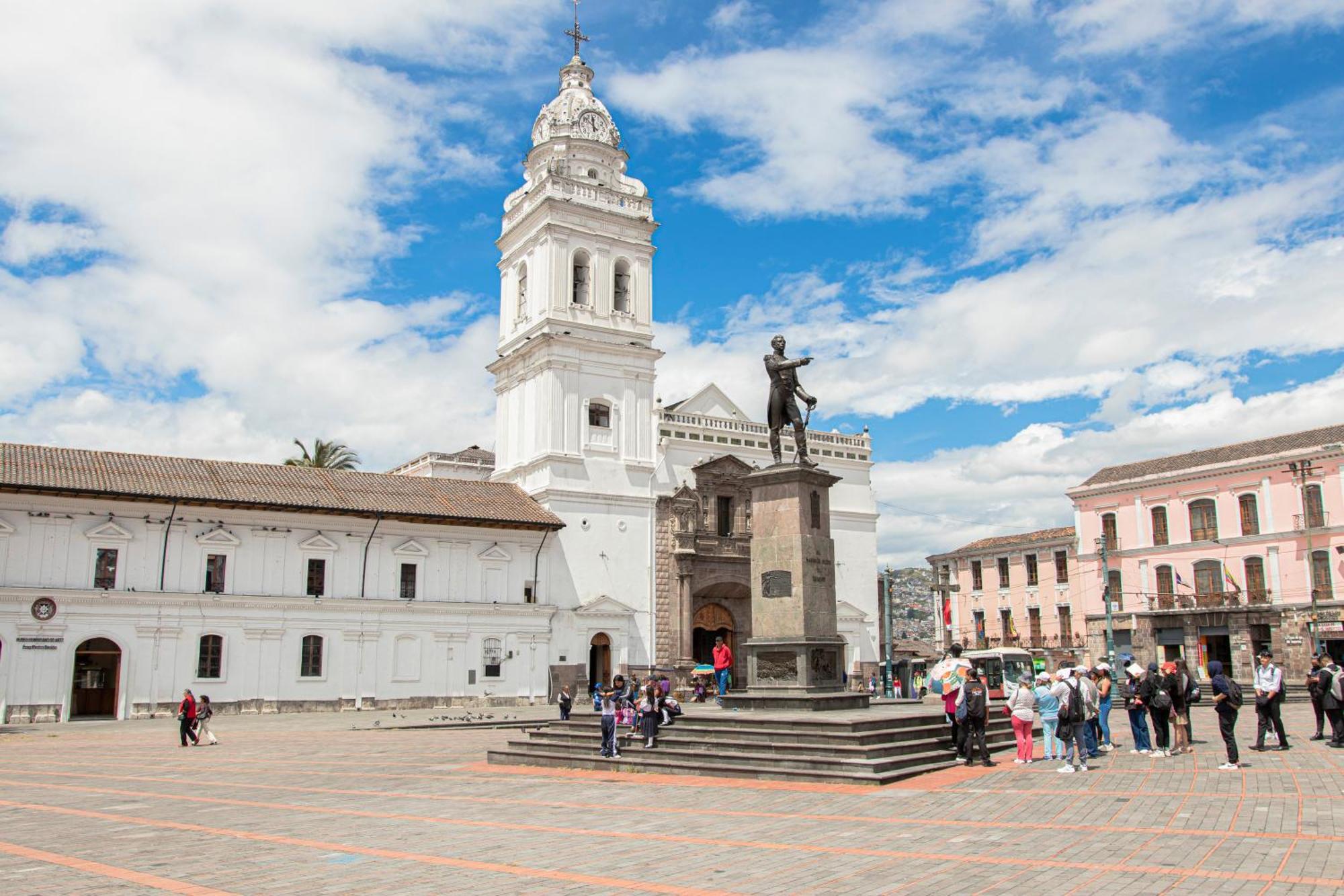 Hostal Carlos Luis Quito Bagian luar foto