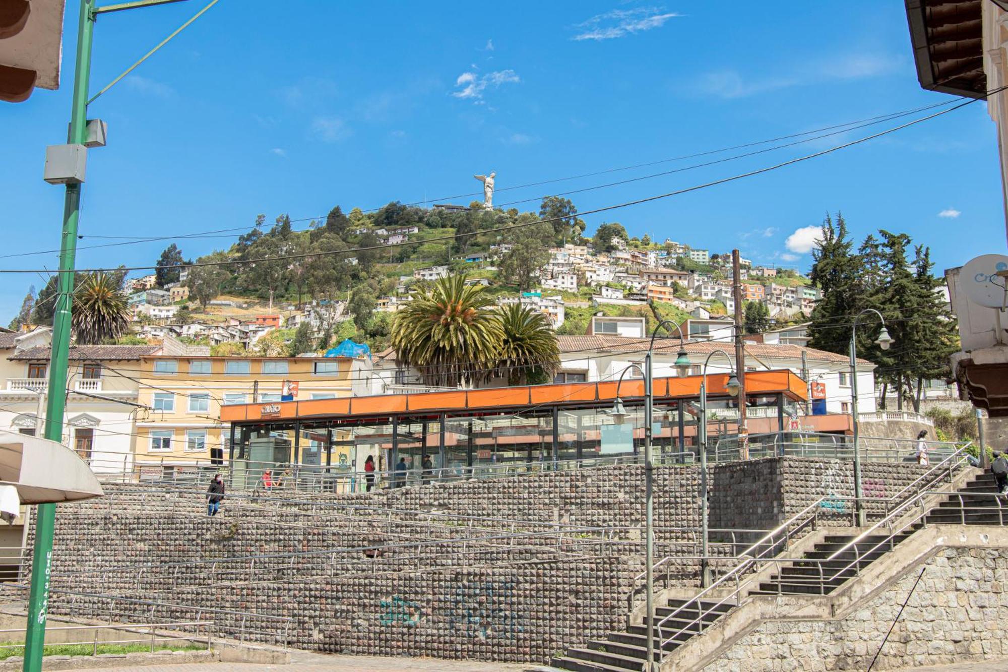 Hostal Carlos Luis Quito Bagian luar foto
