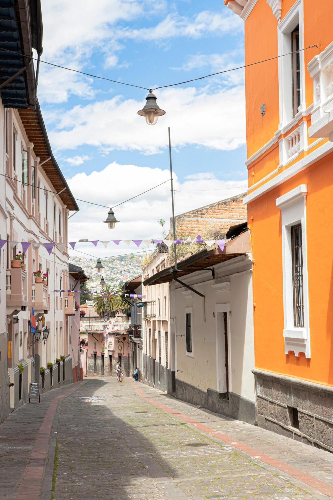 Hostal Carlos Luis Quito Bagian luar foto