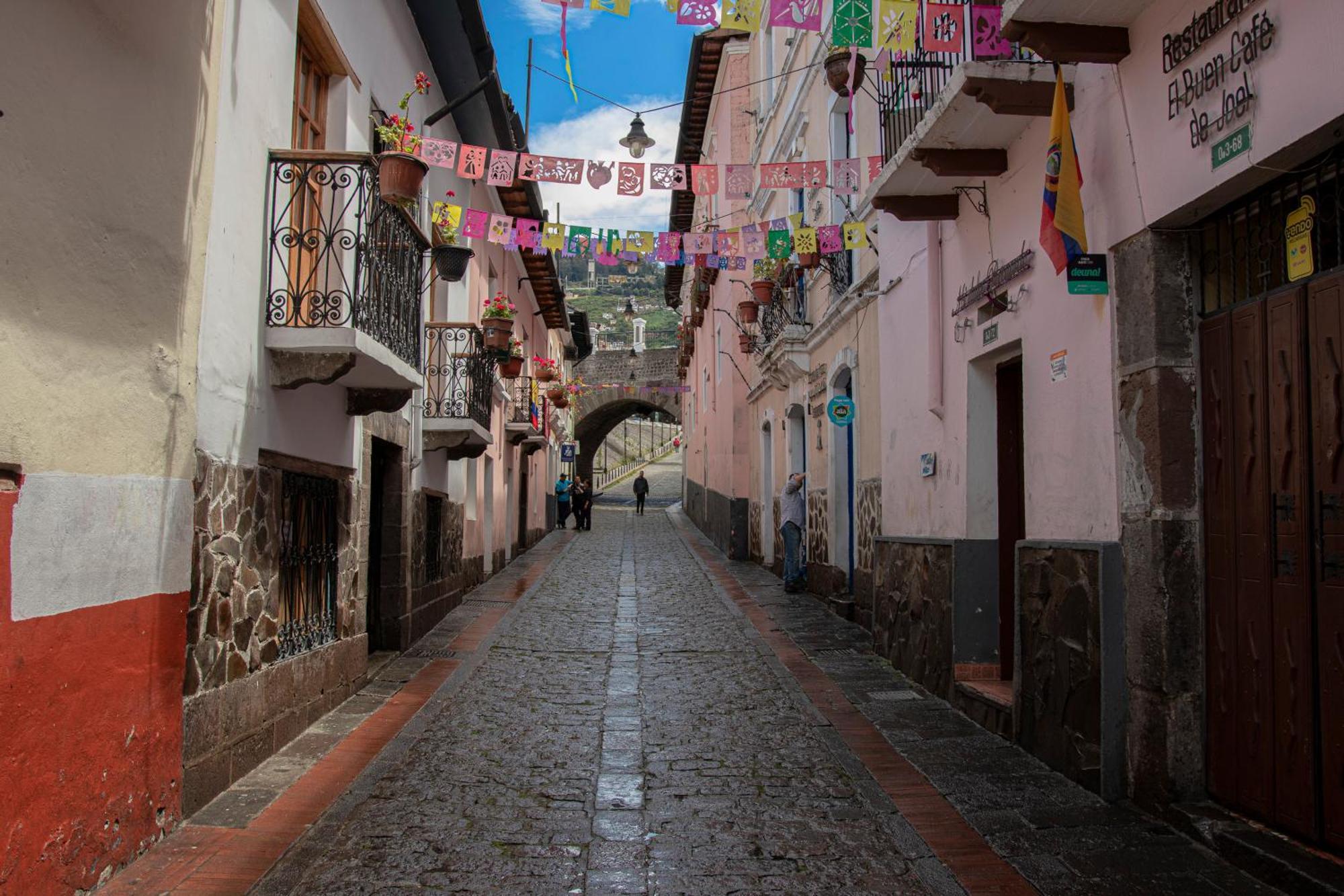 Hostal Carlos Luis Quito Bagian luar foto